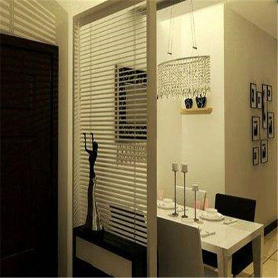 鑫意裝飾 專業(yè)打造定制百葉與玻璃隔斷，構(gòu)筑靈動(dòng)高效辦公空間